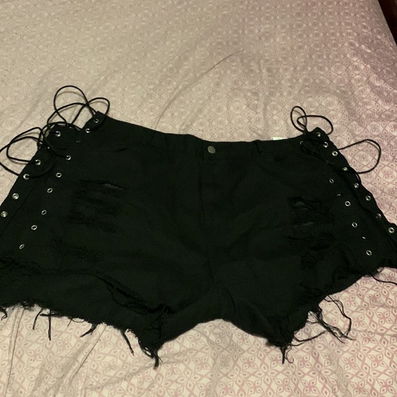 Shirt and short set - Picture 3 of 6